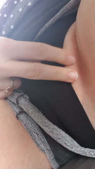 wygląda cudownie taka mokra 💦💦